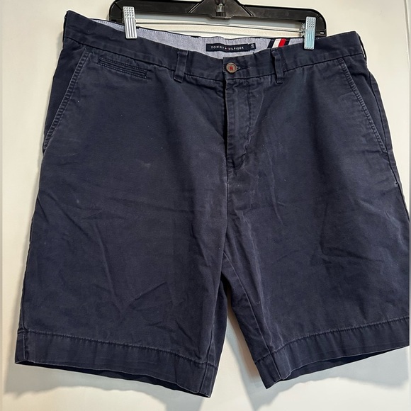 Tommy Hilfiger Bermuda/ Chino Shorts Men's 38 Navy Blue. Slash Pocket. - Picture 1 of 13